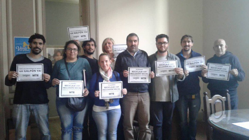 Cartoneros siguen en campaña por un galpón